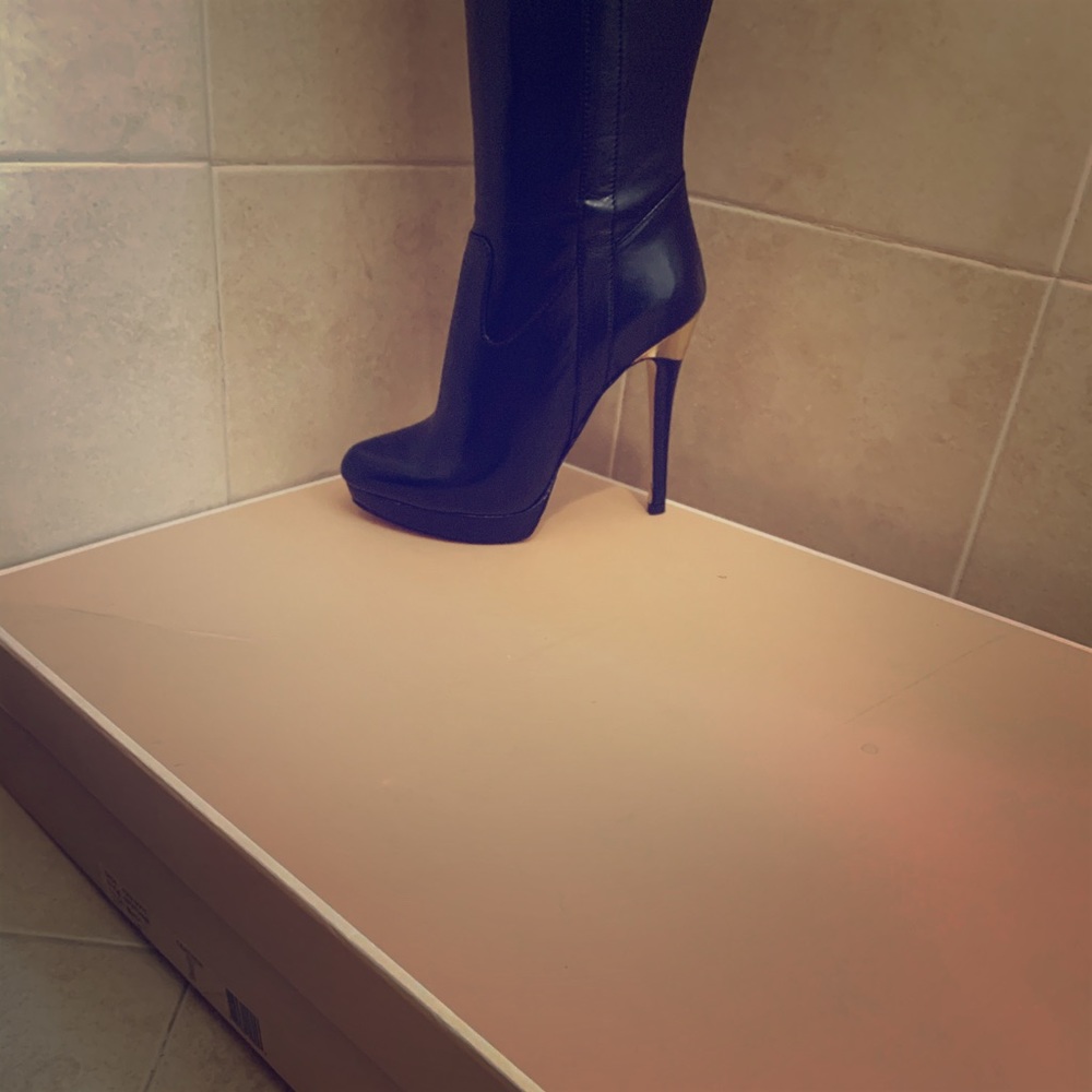 High Boot very flattering